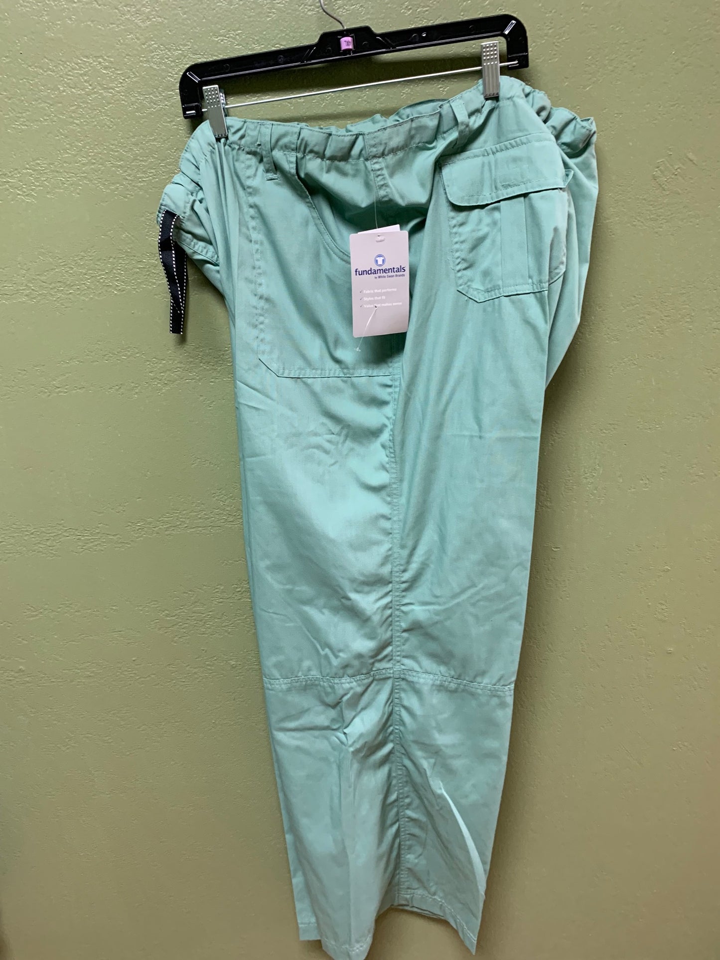CLEARANCE White Swan Fundamentals scrub pants cargo